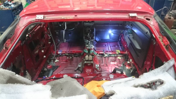 Innenraum vorne von Hinten.jpg (190.86 KiB) 46635 mal betrachtet Innenraum vorne von Hinten.jpg